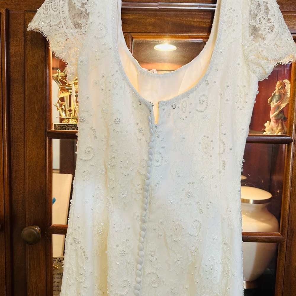 MORILEE Hand Beaded Short Sleeved Long Luxurious Wedding Gown SZ 6 $1000 MSRP - Picture 4 of 16